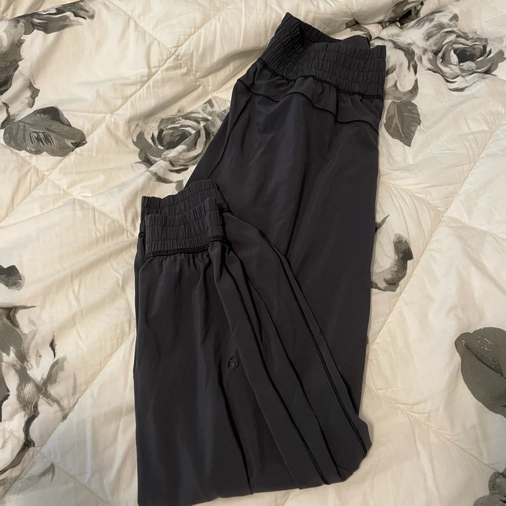 LULU DARK GRAY JOGGERS, SIZE 8